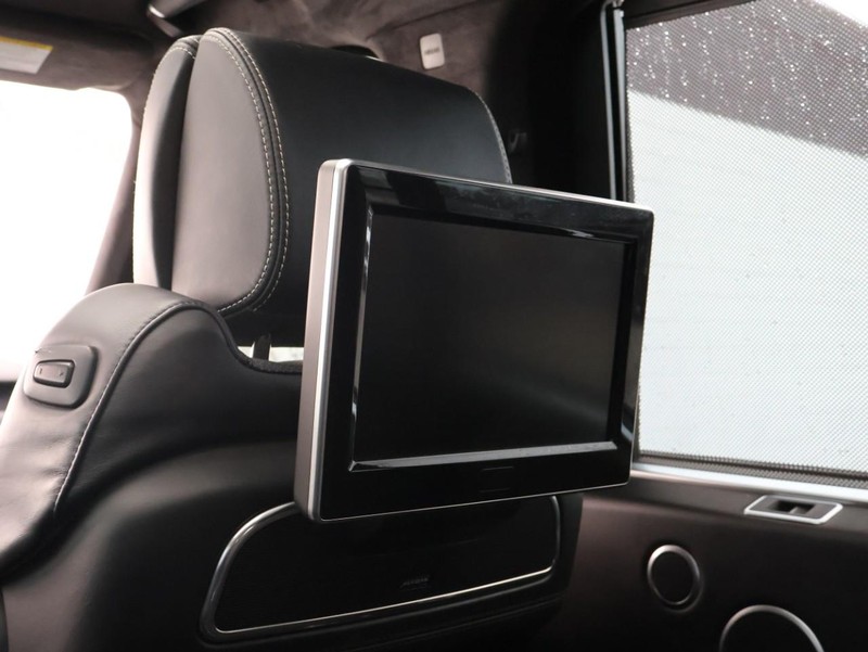 Land Rover Range Rover Vehicle Full-screen Gallery Image 36