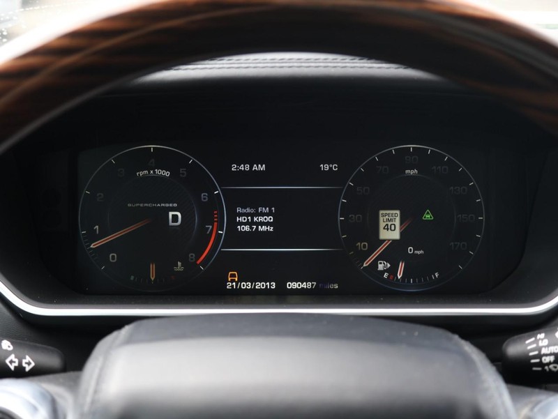 Land Rover Range Rover Vehicle Full-screen Gallery Image 39