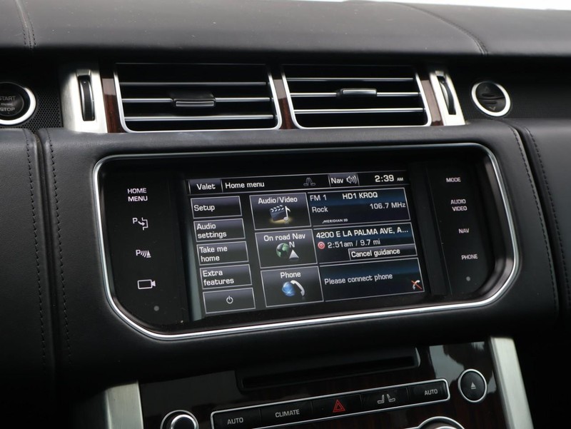 Land Rover Range Rover Vehicle Full-screen Gallery Image 42