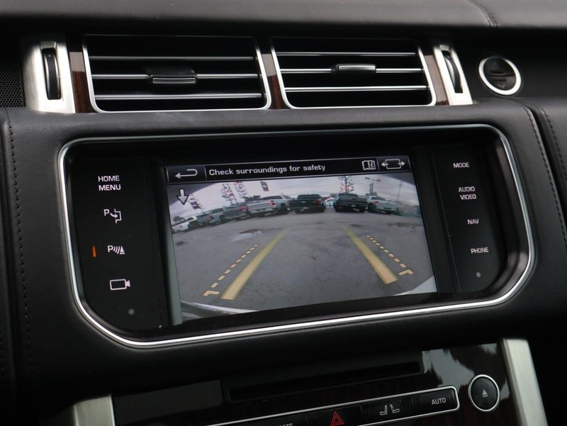 Land Rover Range Rover Vehicle Full-screen Gallery Image 43