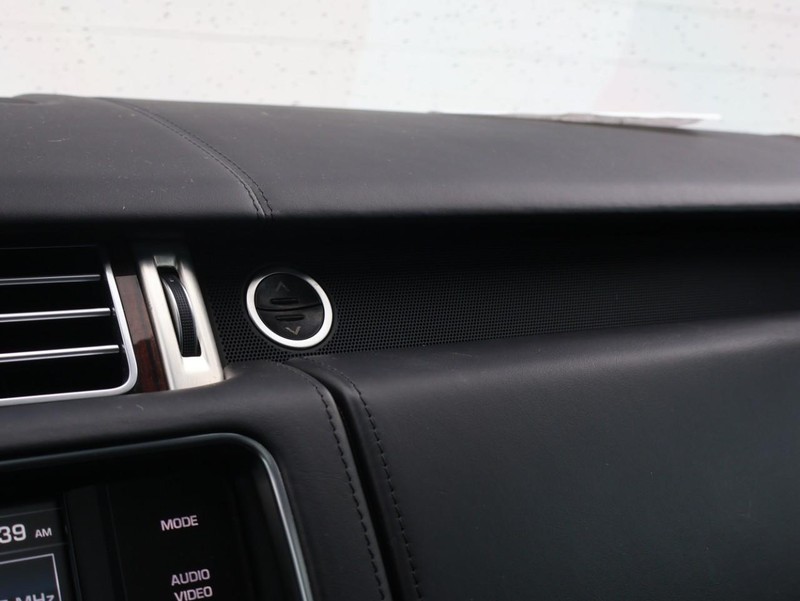 Land Rover Range Rover Vehicle Full-screen Gallery Image 44