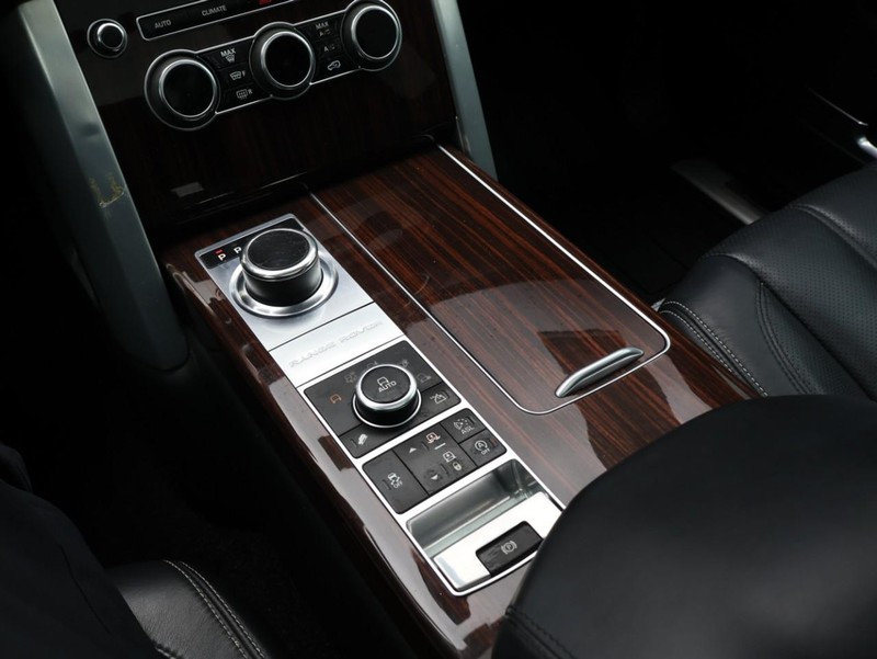 Land Rover Range Rover Vehicle Full-screen Gallery Image 45