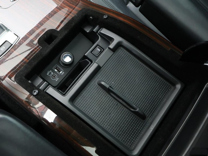 Land Rover Range Rover Vehicle Full-screen Gallery Image 47