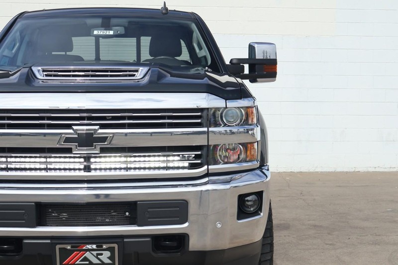 Chevrolet Silverado 2500HD Vehicle Full-screen Gallery Image 04