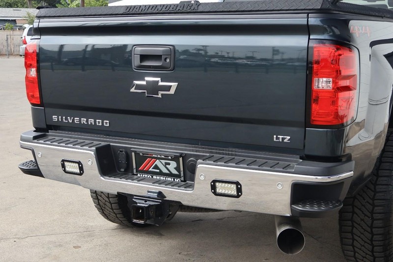 Chevrolet Silverado 2500HD Vehicle Full-screen Gallery Image 06