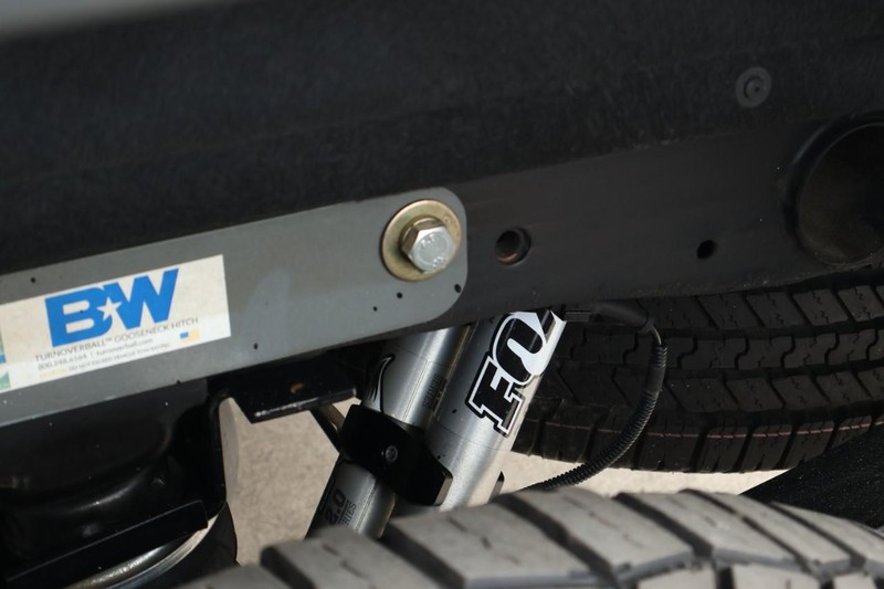 Chevrolet Silverado 2500HD Vehicle Full-screen Gallery Image 18