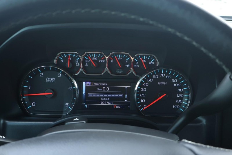 Chevrolet Silverado 2500HD Vehicle Full-screen Gallery Image 33