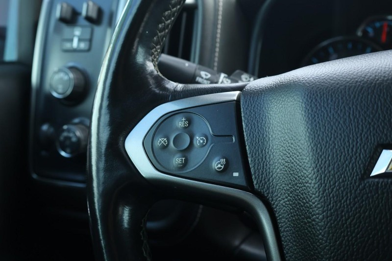 Chevrolet Silverado 2500HD Vehicle Full-screen Gallery Image 35