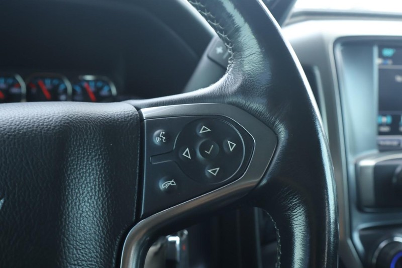 Chevrolet Silverado 2500HD Vehicle Full-screen Gallery Image 36