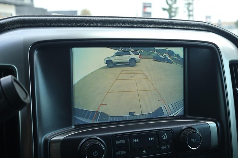 Chevrolet Silverado 2500HD Vehicle Full-screen Gallery Image 39