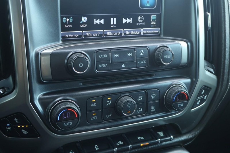 Chevrolet Silverado 2500HD Vehicle Full-screen Gallery Image 40