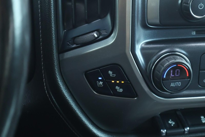 Chevrolet Silverado 2500HD Vehicle Full-screen Gallery Image 42