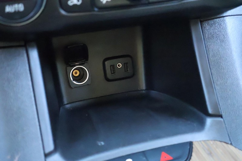 GMC Acadia Vehicle Full-screen Gallery Image 37