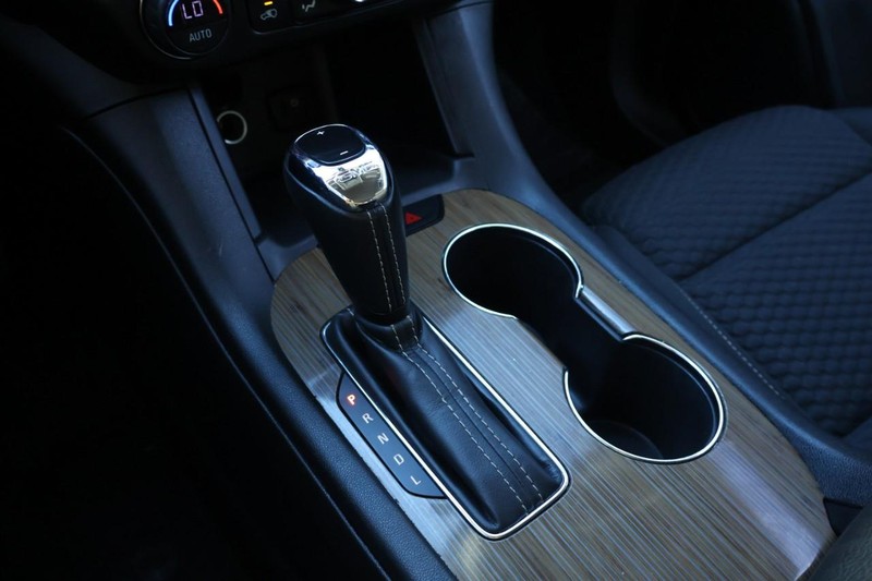 GMC Acadia Vehicle Full-screen Gallery Image 38