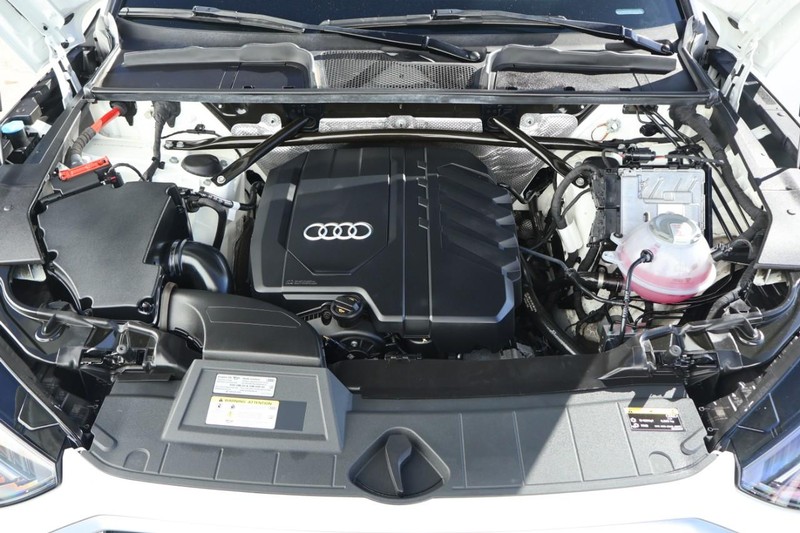Audi Q5 Vehicle Full-screen Gallery Image 14
