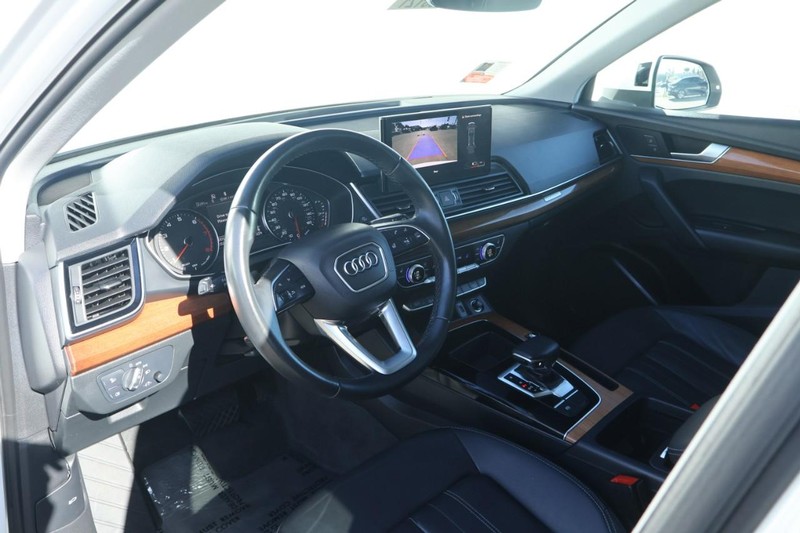 Audi Q5 Vehicle Full-screen Gallery Image 18