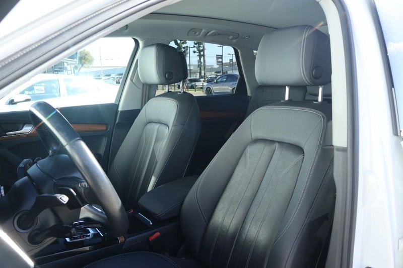 Audi Q5 Vehicle Full-screen Gallery Image 21