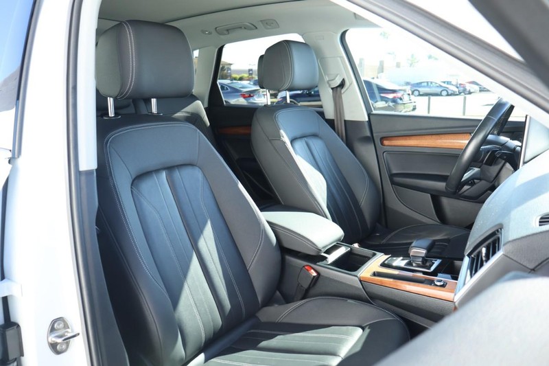 Audi Q5 Vehicle Full-screen Gallery Image 26