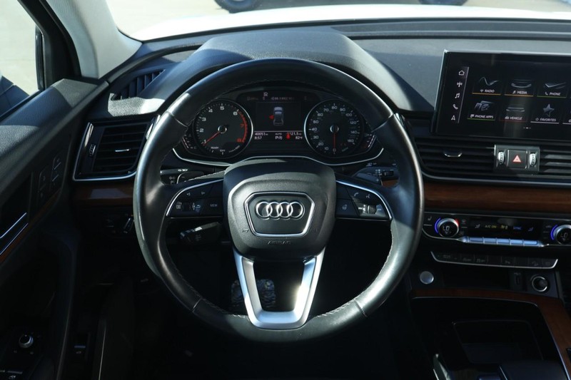 Audi Q5 Vehicle Full-screen Gallery Image 31
