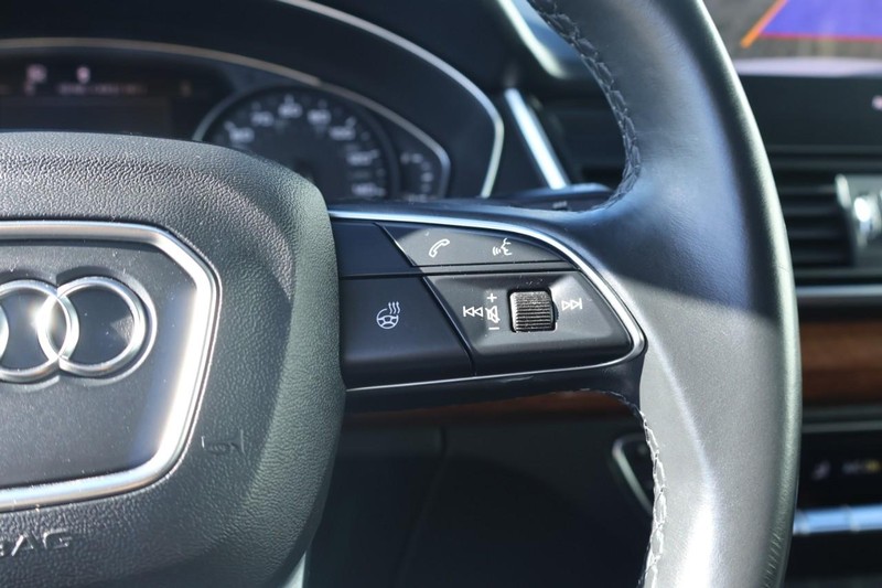 Audi Q5 Vehicle Full-screen Gallery Image 33