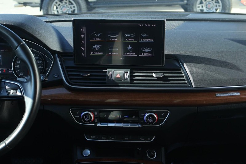 Audi Q5 Vehicle Full-screen Gallery Image 35