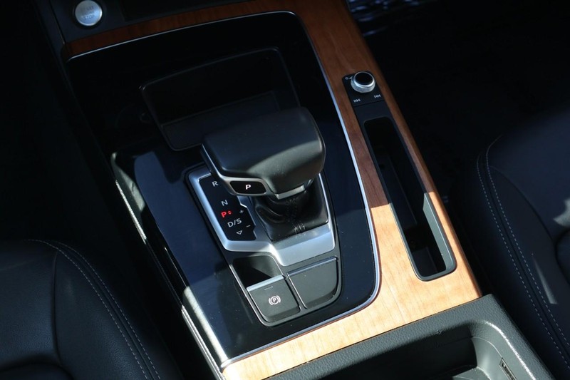 Audi Q5 Vehicle Full-screen Gallery Image 41