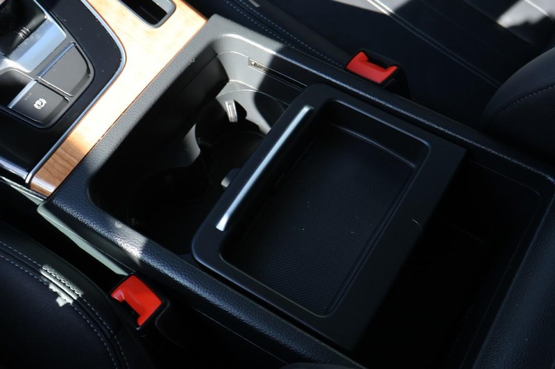 Audi Q5 Vehicle Full-screen Gallery Image 43