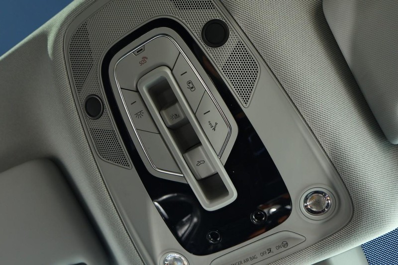 Audi Q5 Vehicle Full-screen Gallery Image 45