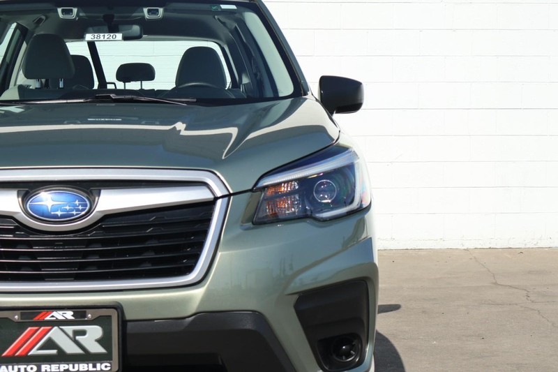 Subaru Forester Vehicle Full-screen Gallery Image 03