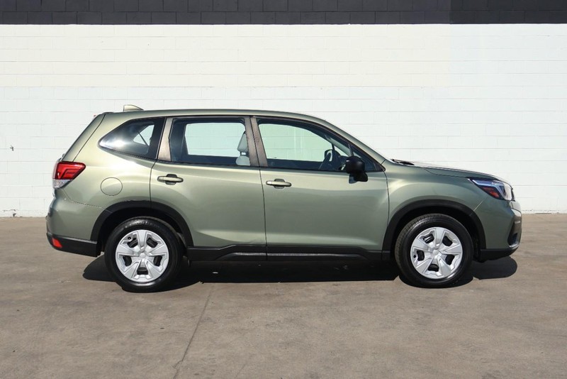 Subaru Forester Vehicle Full-screen Gallery Image 04