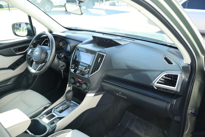 Subaru Forester Vehicle Full-screen Gallery Image 20