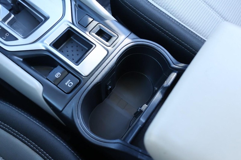 Subaru Forester Vehicle Full-screen Gallery Image 32