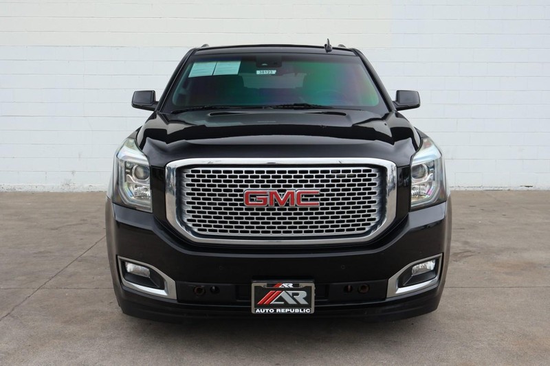 GMC Yukon Vehicle Full-screen Gallery Image 02