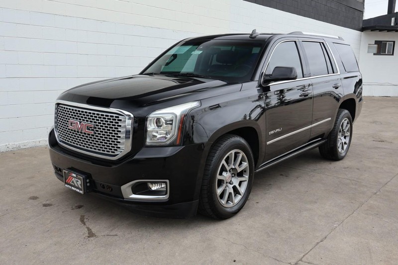 GMC Yukon Vehicle Full-screen Gallery Image 15