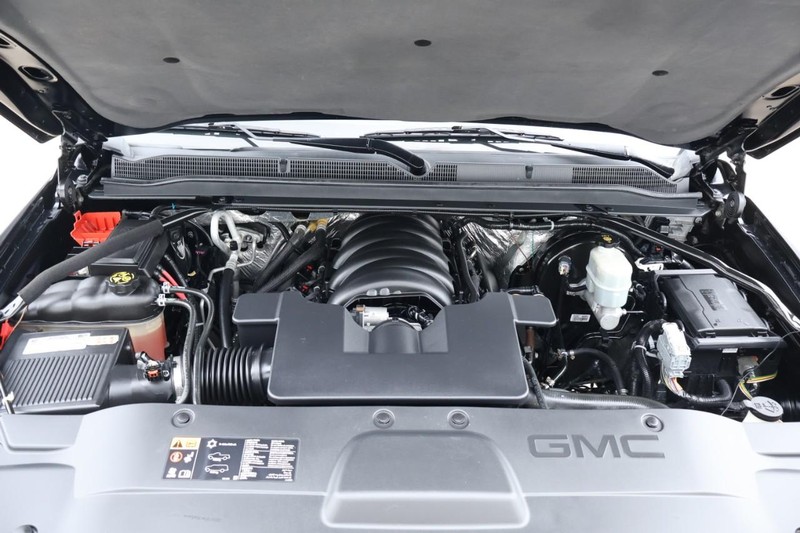 GMC Yukon Vehicle Full-screen Gallery Image 17