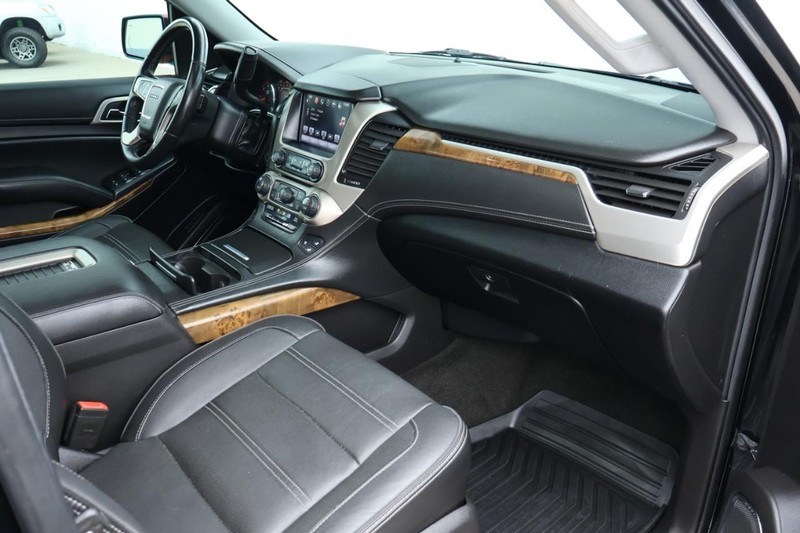 GMC Yukon Vehicle Full-screen Gallery Image 27