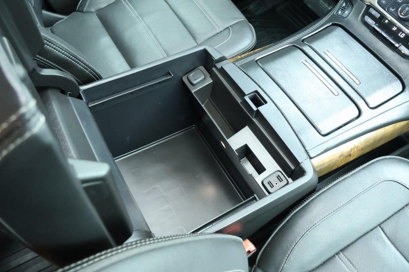 GMC Yukon Vehicle Full-screen Gallery Image 48