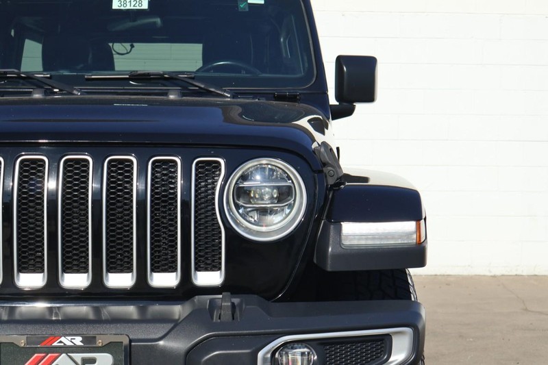 Jeep Wrangler Unlimited Vehicle Full-screen Gallery Image 03