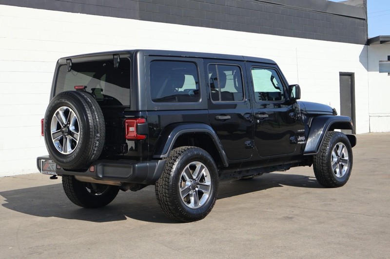 Jeep Wrangler Unlimited Vehicle Full-screen Gallery Image 05