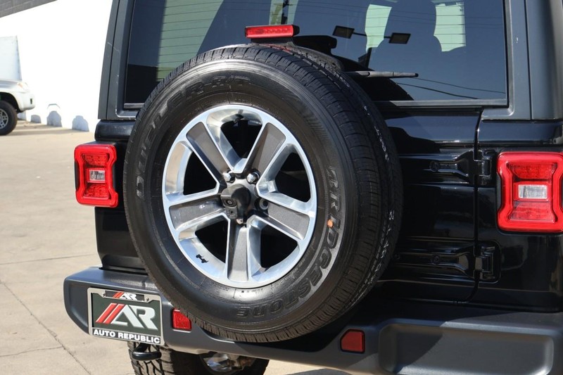 Jeep Wrangler Unlimited Vehicle Full-screen Gallery Image 08