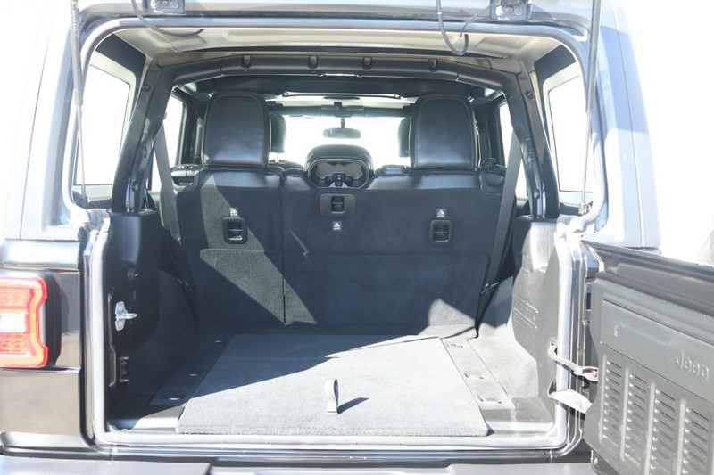 Jeep Wrangler Unlimited Vehicle Full-screen Gallery Image 10