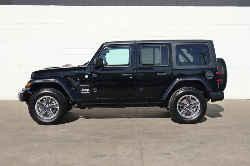Jeep Wrangler Unlimited Vehicle Full-screen Gallery Image 12