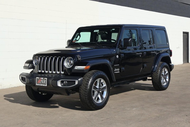 Jeep Wrangler Unlimited Vehicle Full-screen Gallery Image 13