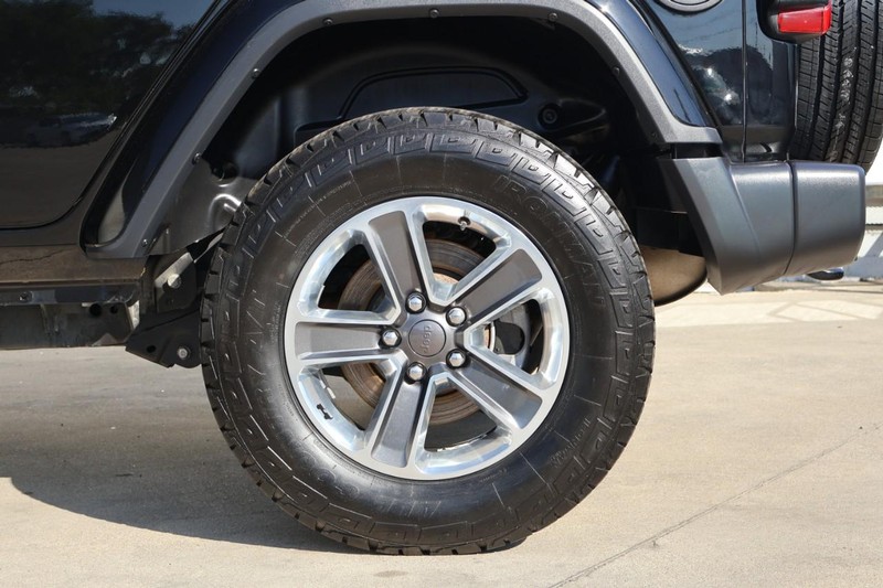 Jeep Wrangler Unlimited Vehicle Full-screen Gallery Image 15