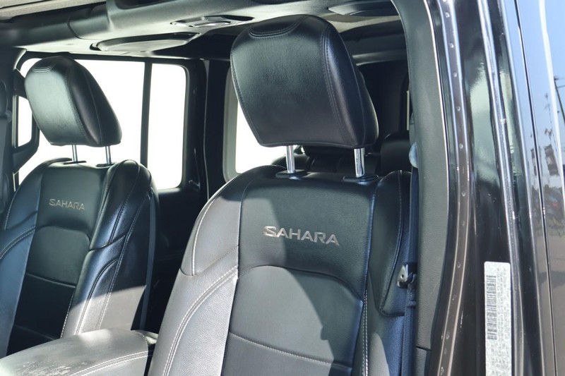 Jeep Wrangler Unlimited Vehicle Full-screen Gallery Image 21