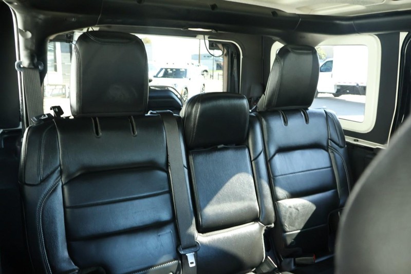 Jeep Wrangler Unlimited Vehicle Full-screen Gallery Image 24