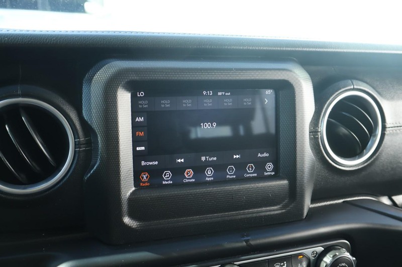 Jeep Wrangler Unlimited Vehicle Full-screen Gallery Image 33