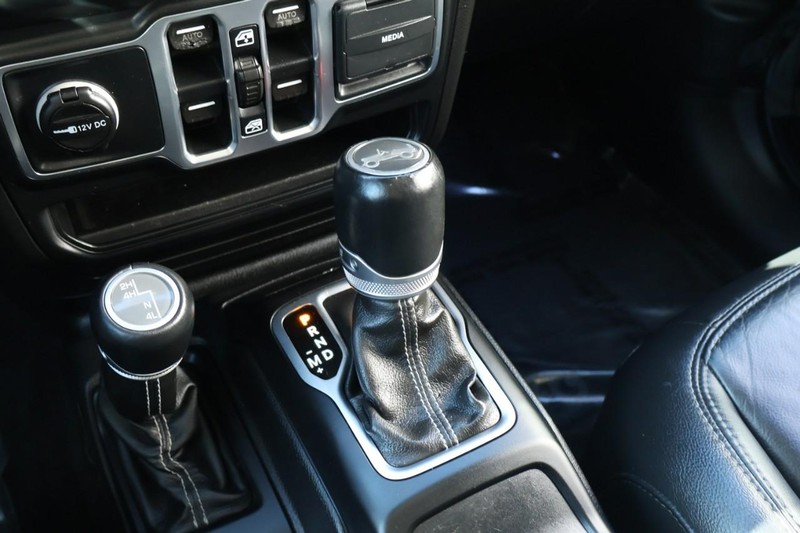 Jeep Wrangler Unlimited Vehicle Full-screen Gallery Image 37