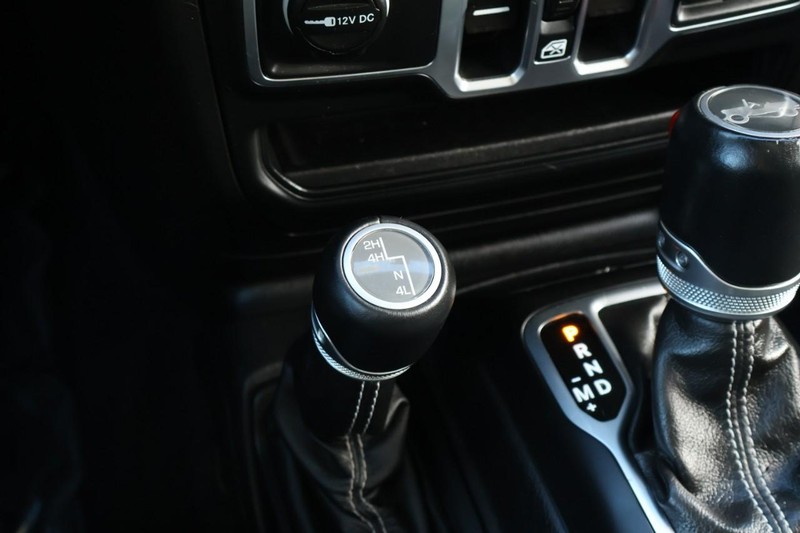 Jeep Wrangler Unlimited Vehicle Full-screen Gallery Image 38