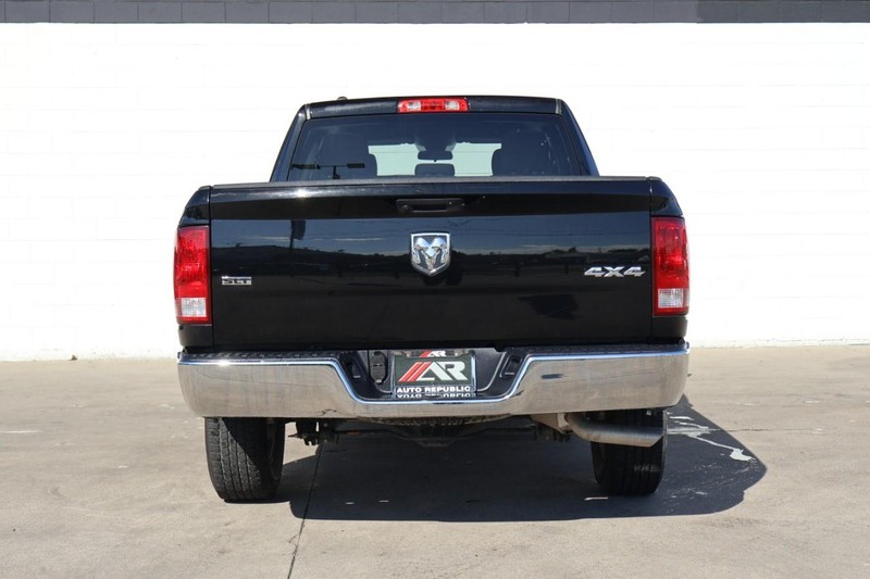 Ram 1500 Classic Vehicle Full-screen Gallery Image 06